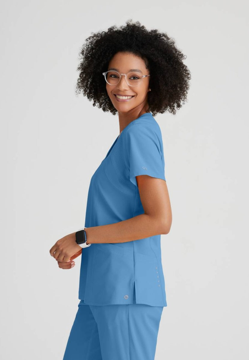 Barco One 4 Pocket V-Neck Perforated Panel Scrub Top | TRUE CEIL