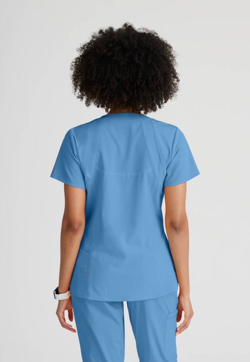 Barco One 4 Pocket V-Neck Perforated Panel Scrub Top | TRUE CEIL